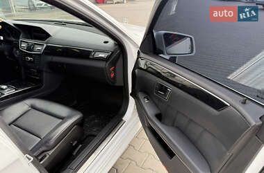 Седан Mercedes-Benz E-Class 2012 в 