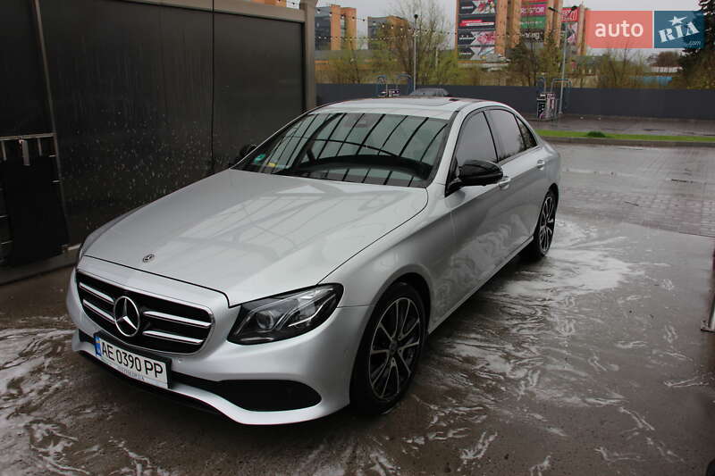 Седан Mercedes-Benz E-Class 2017 в Днепре
