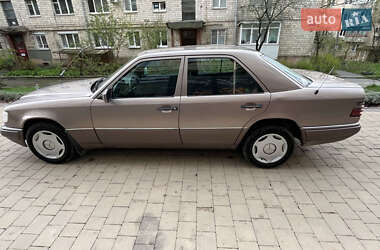 Седан Mercedes-Benz E-Class 1994 в 