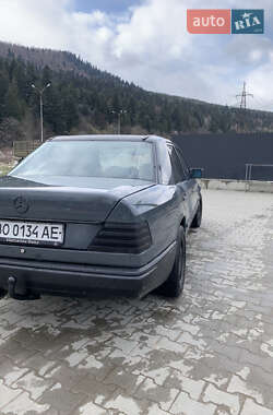 Седан Mercedes-Benz E-Class 1986 в 