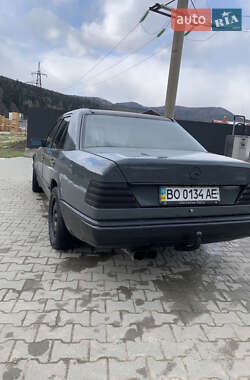 Седан Mercedes-Benz E-Class 1986 в 