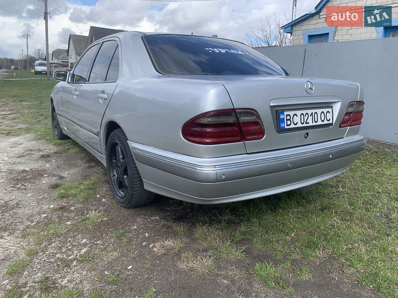 Седан Mercedes-Benz E-Class 1999 в 