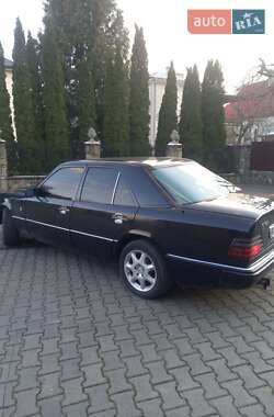 Седан Mercedes-Benz E-Class 1992 в 