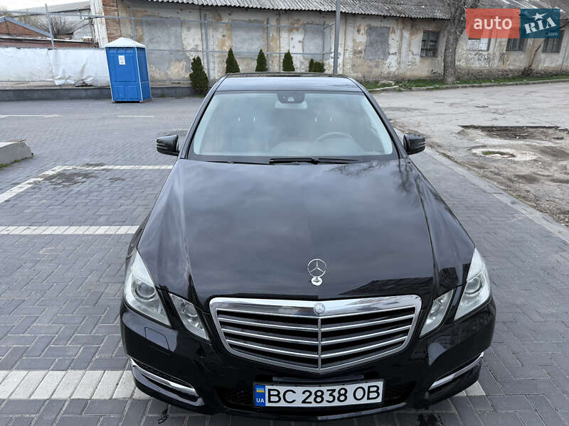 Седан Mercedes-Benz E-Class 2012 в Кропивницькому