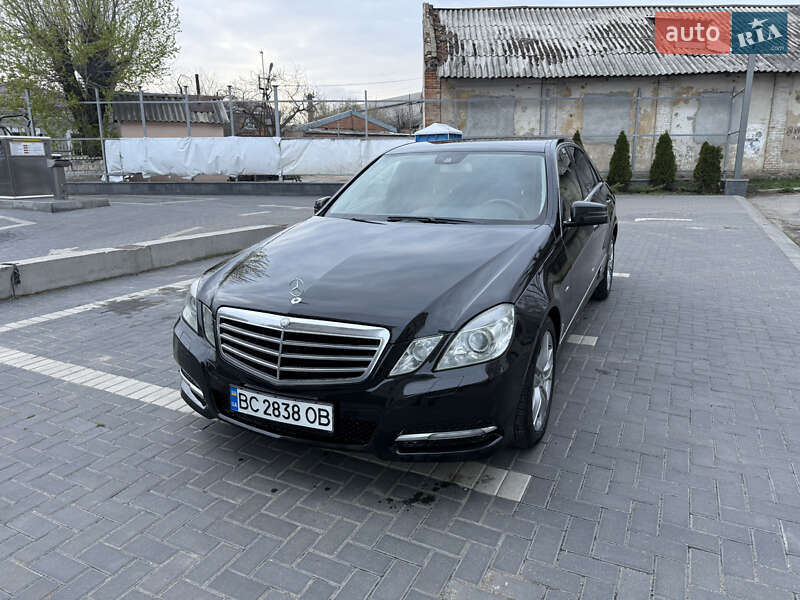 Седан Mercedes-Benz E-Class 2012 в Кропивницькому