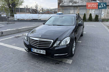 Седан Mercedes-Benz E-Class 2012 в 
