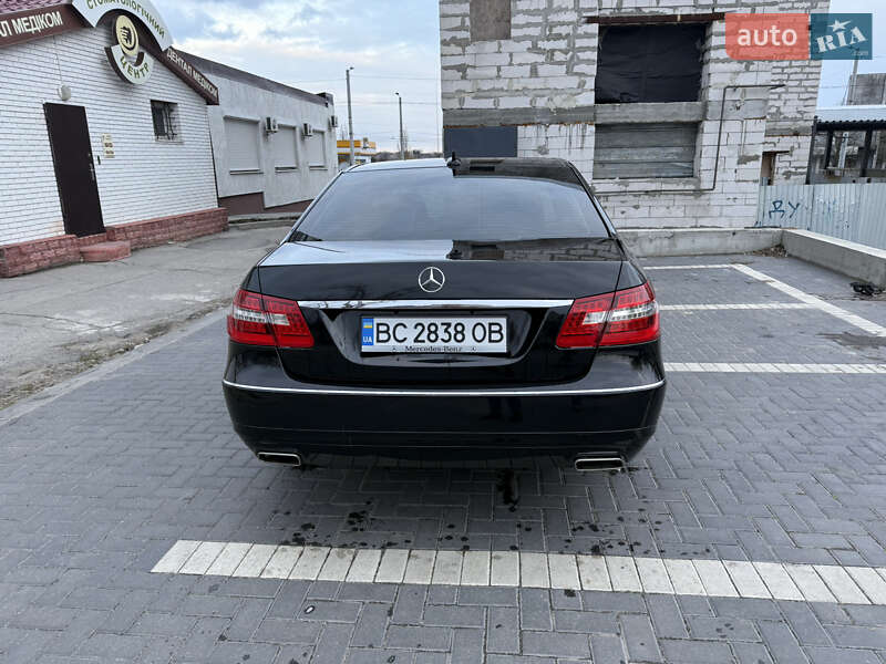 Седан Mercedes-Benz E-Class 2012 в Кропивницькому