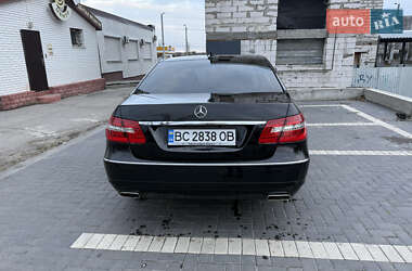 Седан Mercedes-Benz E-Class 2012 в 