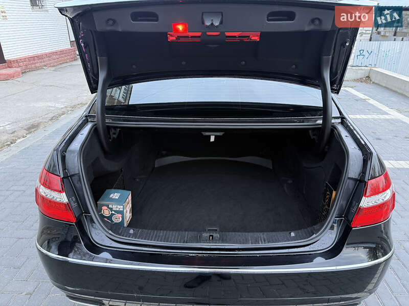 Седан Mercedes-Benz E-Class 2012 в Кропивницькому