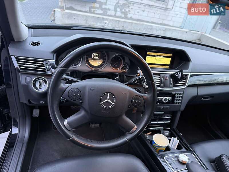 Седан Mercedes-Benz E-Class 2012 в Кропивницькому
