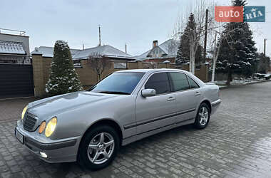 Седан Mercedes-Benz E-Class 2000 в 