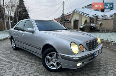 Седан Mercedes-Benz E-Class 2000 в 