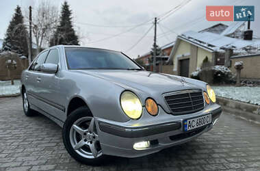 Седан Mercedes-Benz E-Class 2000 в 