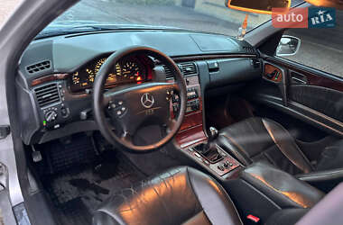Седан Mercedes-Benz E-Class 2000 в 