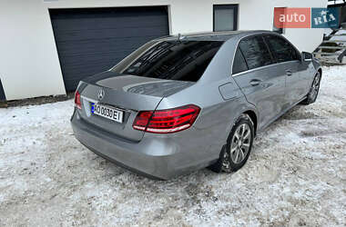 Седан Mercedes-Benz E-Class 2013 в Воловце