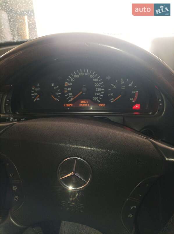 Седан Mercedes-Benz E-Class 1999 в Долинской