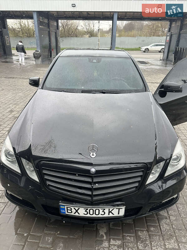 Седан Mercedes-Benz E-Class 2010 в 