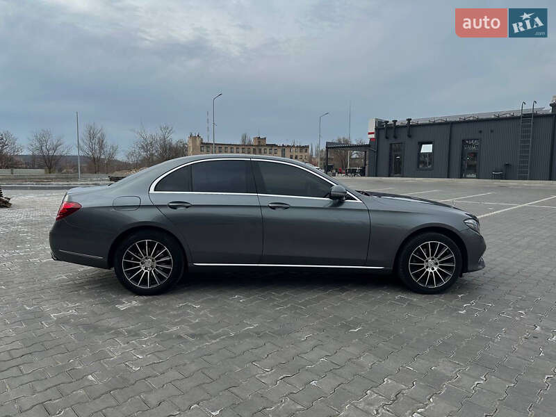 Седан Mercedes-Benz E-Class 2016 в Кривом Роге