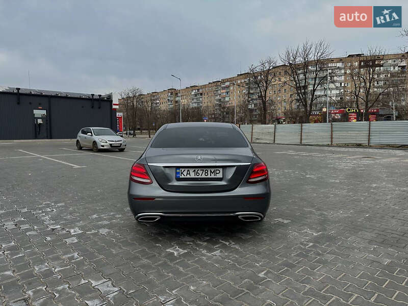 Седан Mercedes-Benz E-Class 2016 в Кривом Роге
