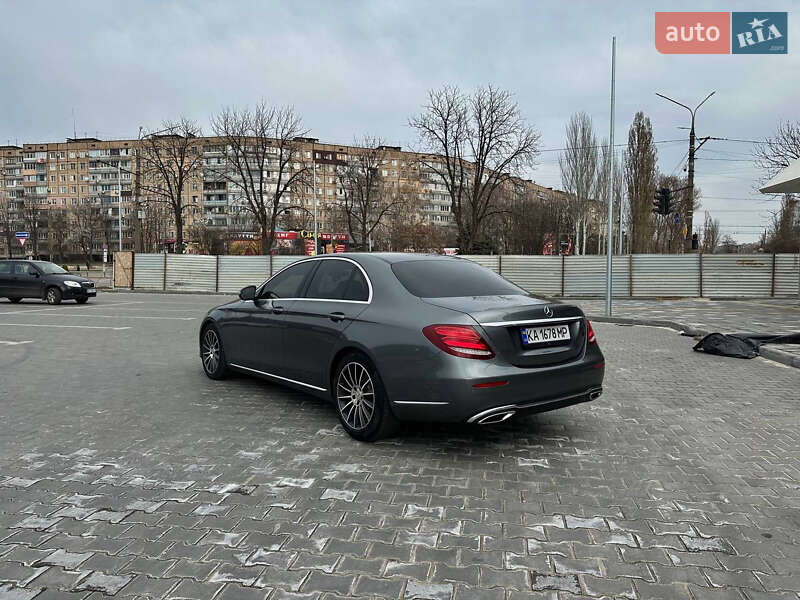 Седан Mercedes-Benz E-Class 2016 в Кривом Роге