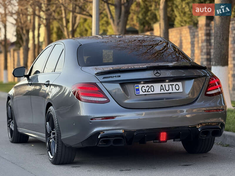 Седан Mercedes-Benz E-Class 2017 в Києві