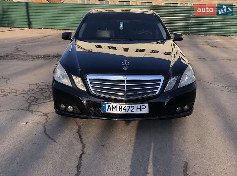 Седан Mercedes-Benz E-Class 2010 в 