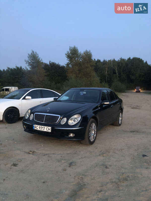 Седан Mercedes-Benz E-Class 2002 в Ровно