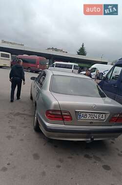 Седан Mercedes-Benz E-Class 1999 в 