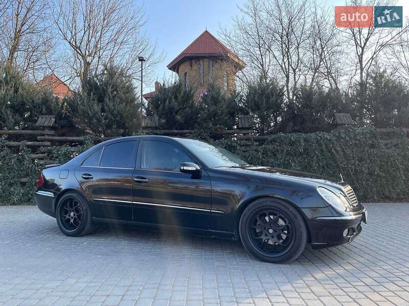 Седан Mercedes-Benz E-Class 2003 в 