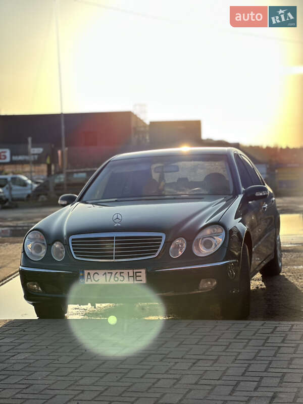 Седан Mercedes-Benz E-Class 2003 в Луцке