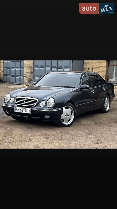 Седан Mercedes-Benz E-Class 2001 в 