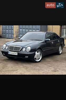 Седан Mercedes-Benz E-Class 2001 в 