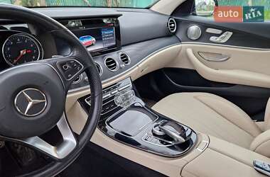 Седан Mercedes-Benz E-Class 2016 в 