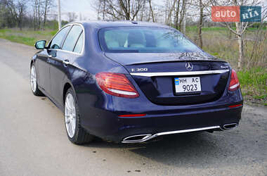 Седан Mercedes-Benz E-Class 2016 в 