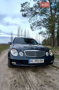 Седан Mercedes-Benz E-Class 2002 в 