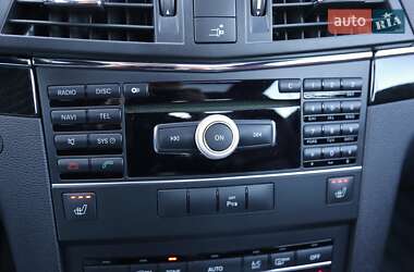 Купе Mercedes-Benz E-Class 2011 в 