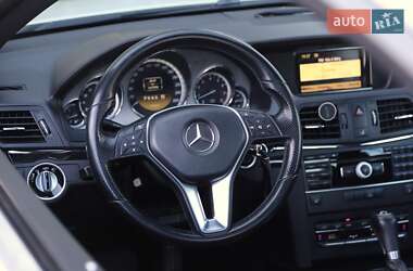 Купе Mercedes-Benz E-Class 2011 в 