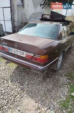 Седан Mercedes-Benz E-Class 1988 в 