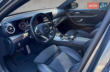 Седан Mercedes-Benz E-Class 2017 в 