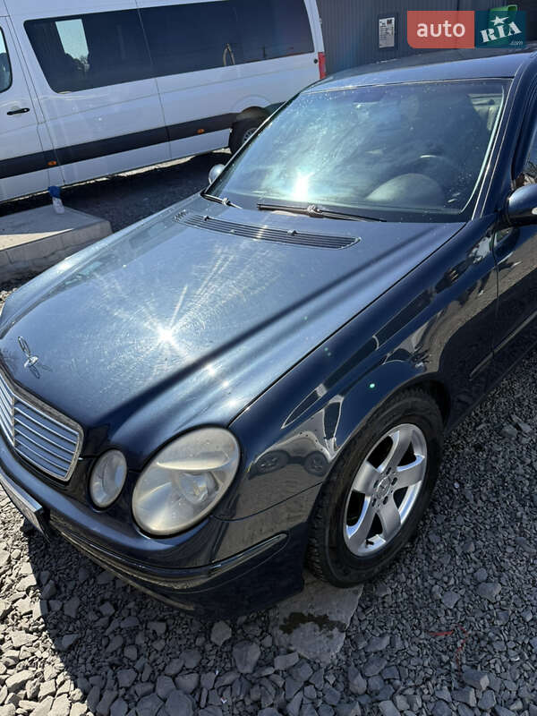 Седан Mercedes-Benz E-Class 2003 в Камне-Каширском