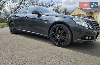 Седан Mercedes-Benz E-Class 2010 в 