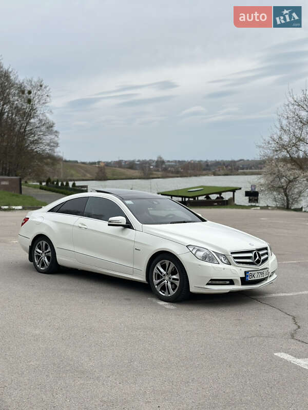 Купе Mercedes-Benz E-Class 2011 в Ровно фото 12 Купе Mercedes-Benz E-Class 2011 в Ровно
