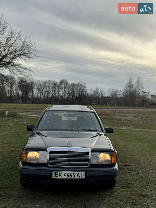 Mercedes-Benz E-Class 1988