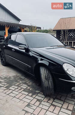 Седан Mercedes-Benz E-Class 2004 в 