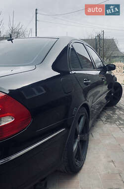 Седан Mercedes-Benz E-Class 2004 в 