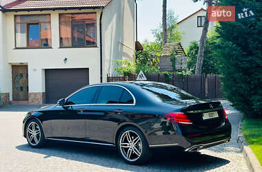 Седан Mercedes-Benz E-Class 2017 в 