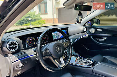 Седан Mercedes-Benz E-Class 2017 в 