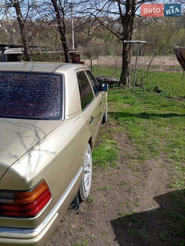 Седан Mercedes-Benz E-Class 1992 в Івано-Франківську фото 10 Седан Mercedes-Benz E-Class 1992 в Івано-Франківську