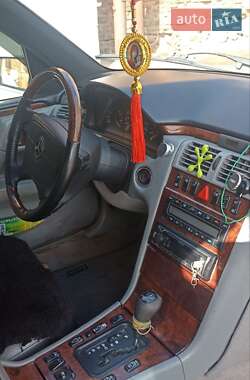 Седан Mercedes-Benz E-Class 1998 в Житомире