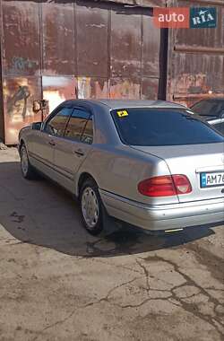 Седан Mercedes-Benz E-Class 1998 в 